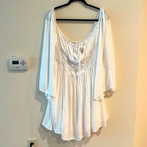 #PrincessPolly Over the shoulder flowy dress